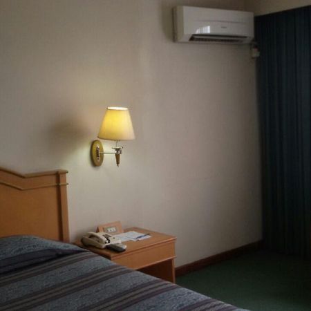 Hotel Sandjaja Palembang Exteriör bild