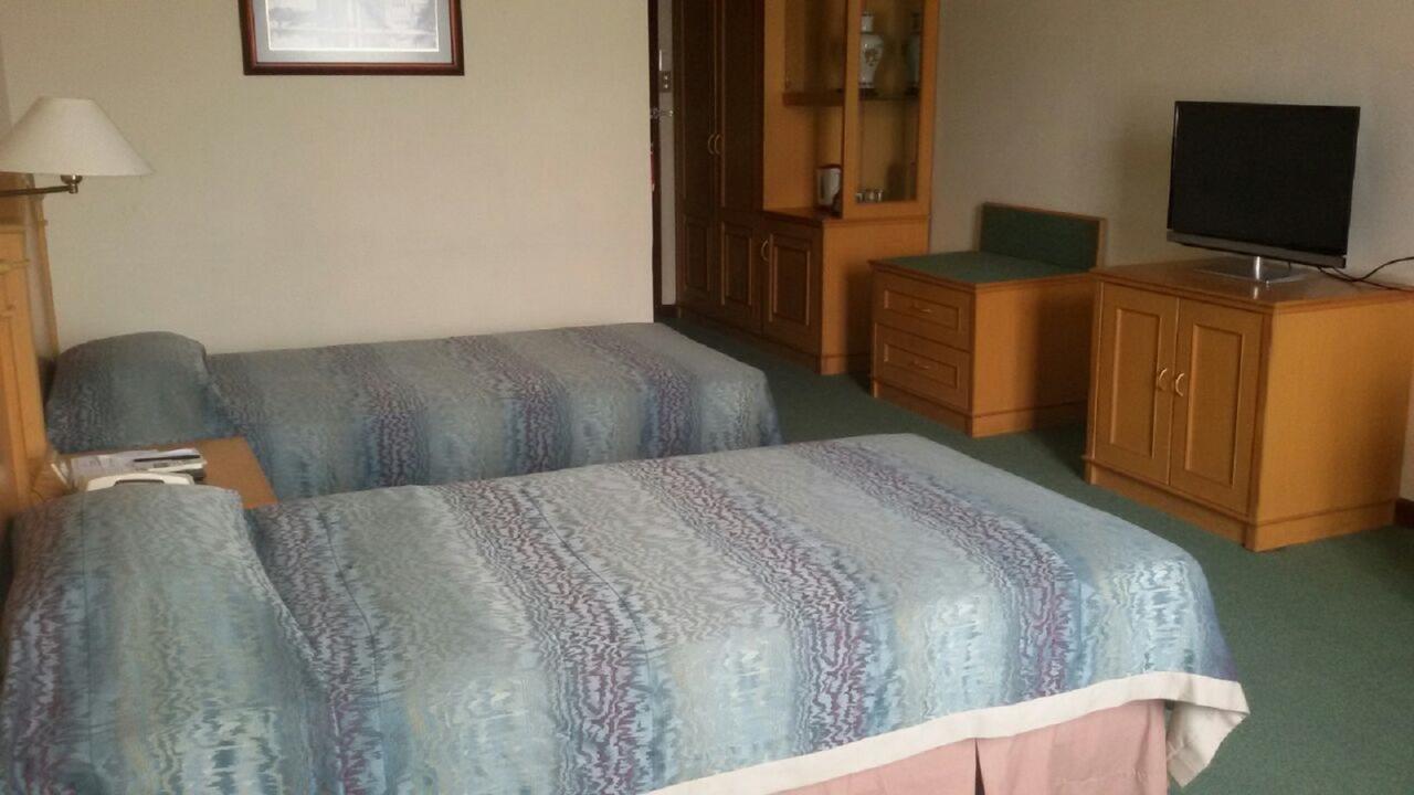 Hotel Sandjaja Palembang Exteriör bild
